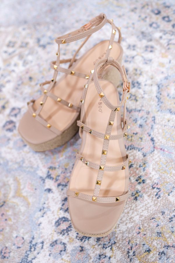 A Date With Destiny Nude Gold Studded Espadrille Wedge Sandals - SHO2541NU Fashion